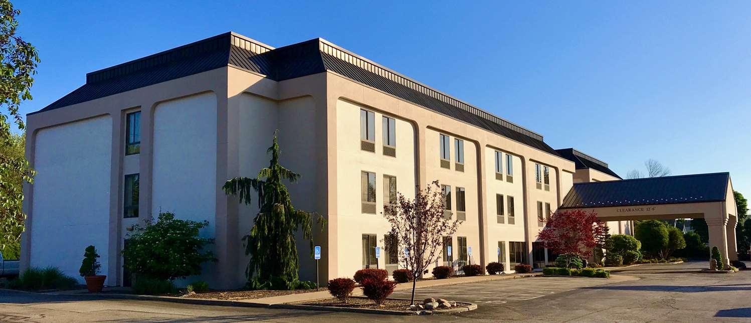 Erie Presque Isle Hotel Exterior photo